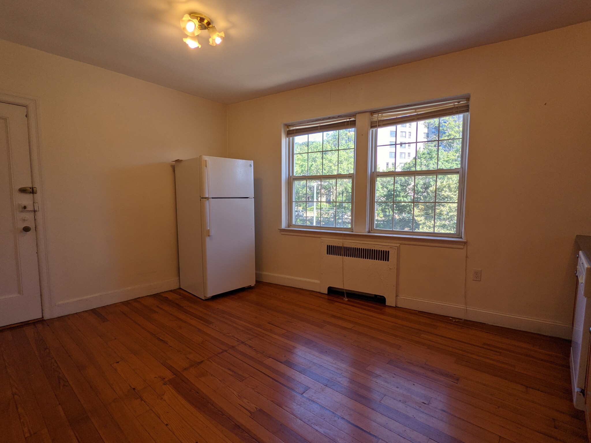 1 bed, 1 bath apartment for rent at 24 Fairbanks St Unit 6, Brookline — photo 8 of 18