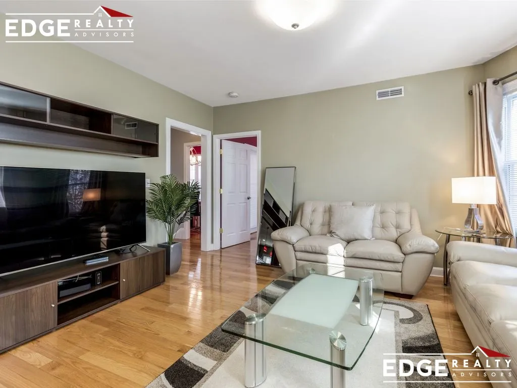5 bed, 4 bath apartment for rent at 24 Fairmount Ave Unit 2, West Somerville — photo 5 of 20