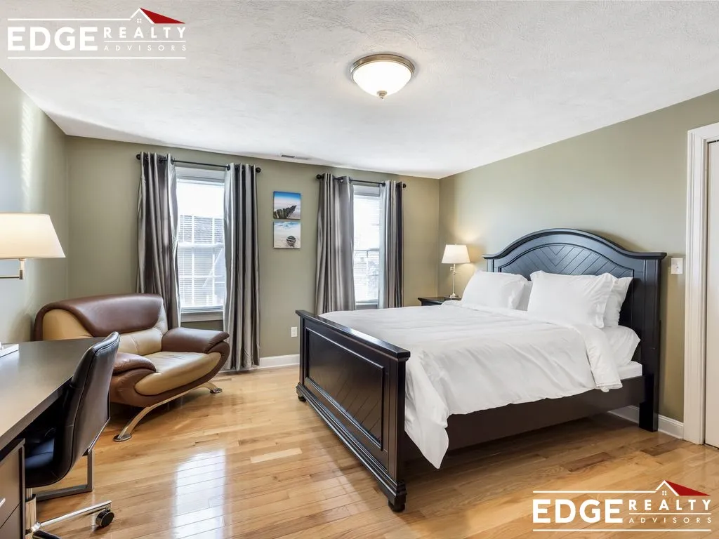 5 bed, 4 bath apartment for rent at 24 Fairmount Ave Unit 2, West Somerville — photo 12 of 20