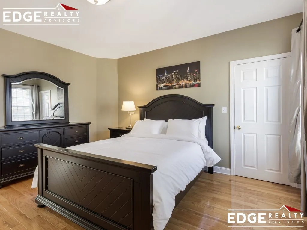 5 bed, 4 bath apartment for rent at 24 Fairmount Ave Unit 2, West Somerville — photo 17 of 20