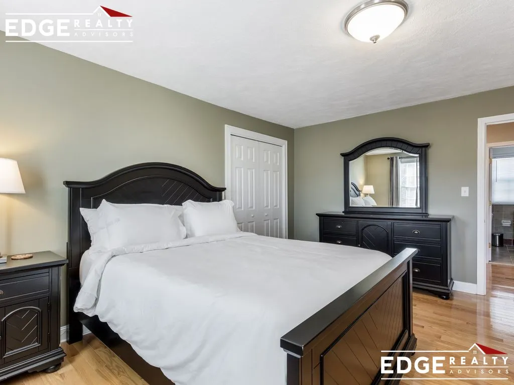 5 bed, 4 bath apartment for rent at 24 Fairmount Ave Unit 2, West Somerville — photo 13 of 20