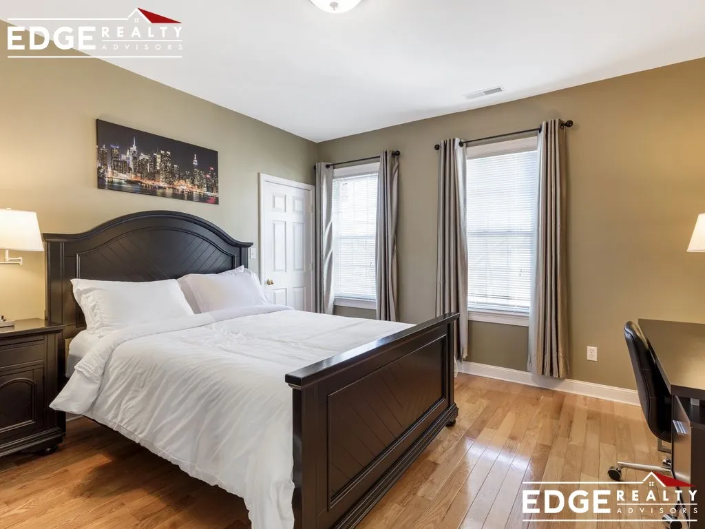 5 bed, 4 bath apartment for rent at 24 Fairmount Ave Unit 2, West Somerville — photo 18 of 20