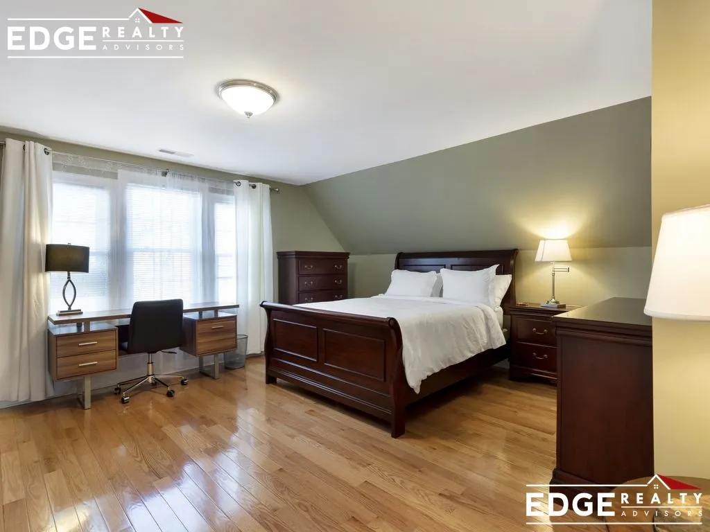 5 bed, 4 bath apartment for rent at 24 Fairmount Ave Unit 2, West Somerville — photo 7 of 20