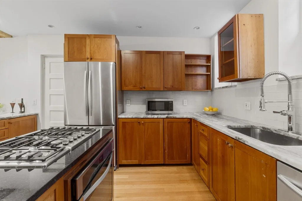 3 bed, 2 bath apartment for rent at 24 Fayette St Unit 24, Back Bay — photo 32 of 36