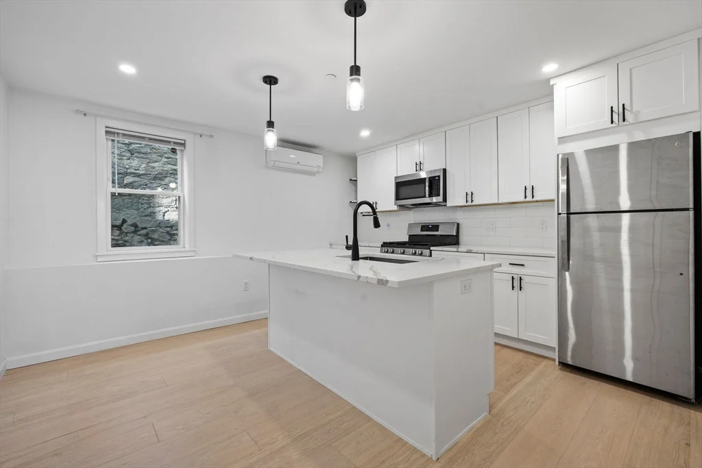 Studio bed, 1 bath apartment for rent at 24 Ferrin St Unit 2, Charlestown — photo 5 of 12
