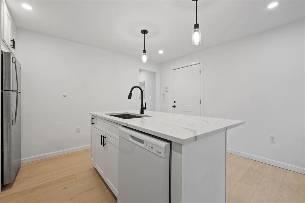 Studio bed, 1 bath apartment for rent at 24 Ferrin St Unit 2, Charlestown — photo 4 of 12
