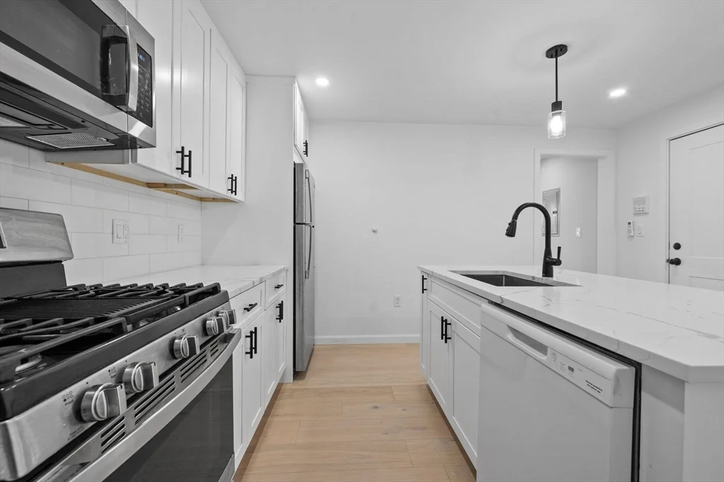 Studio bed, 1 bath apartment for rent at 24 Ferrin St Unit 2, Charlestown — photo 3 of 12