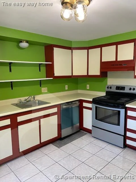 2 bed, 1 bath apartment for rent at 24 Florence St, East Somerville — photo 3 of 16
