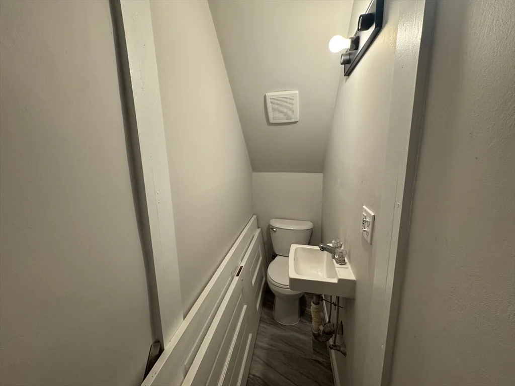4 bed, 2 bath apartment for rent at 24 Foster St Unit 1, Brighton — photo 7 of 24