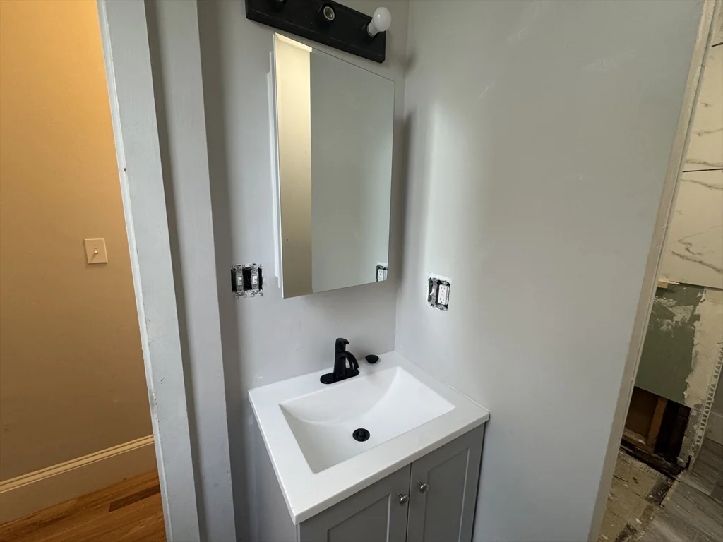 4 bed, 2 bath apartment for rent at 24 Foster St Unit 1, Brighton — photo 5 of 24