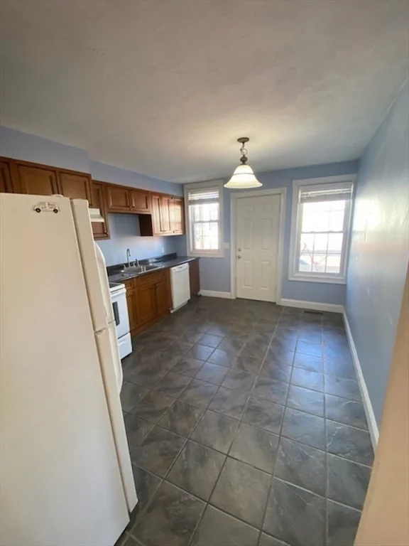 2 bed, 1 bath apartment for rent at 24 French Ave Unit 1, Braintree — photo 3 of 13