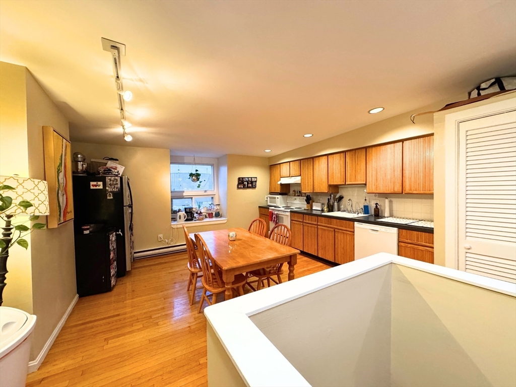 2 bed, 1 bath apartment for rent at 24 Front St Unit 2, Chelsea — photo 1 of 23