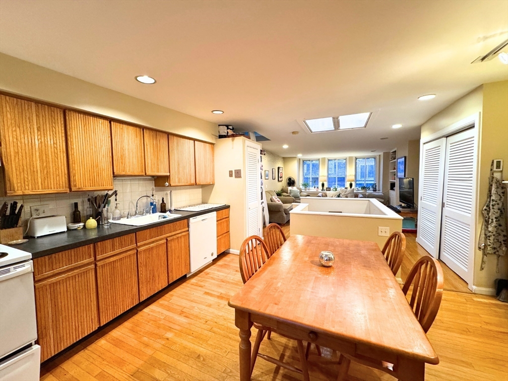 2 bed, 1 bath apartment for rent at 24 Front St Unit 2, Chelsea — photo 6 of 23
