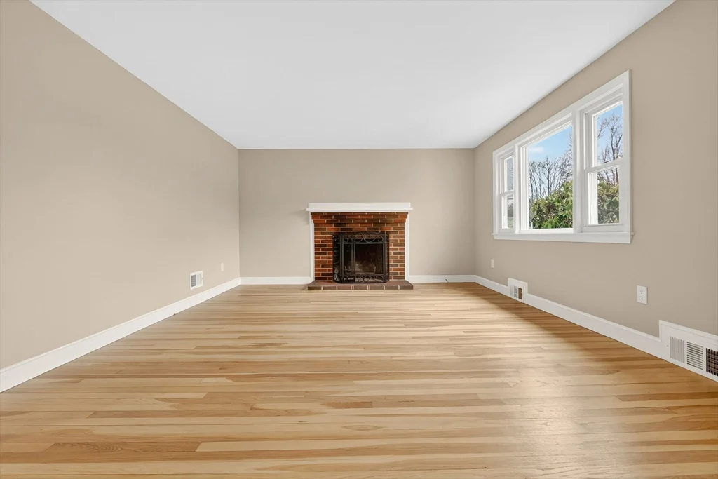 2 bed, 1 bath apartment for rent at 24 Garden St, Danvers — photo 17 of 21