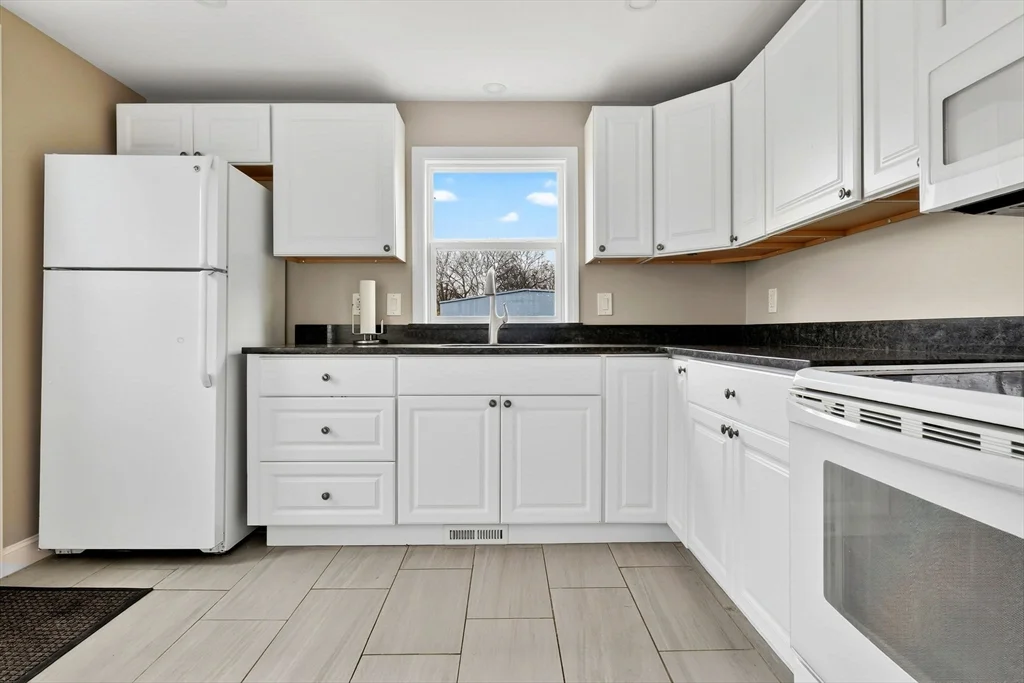 2 bed, 1 bath apartment for rent at 24 Garden St, Danvers — photo 7 of 21