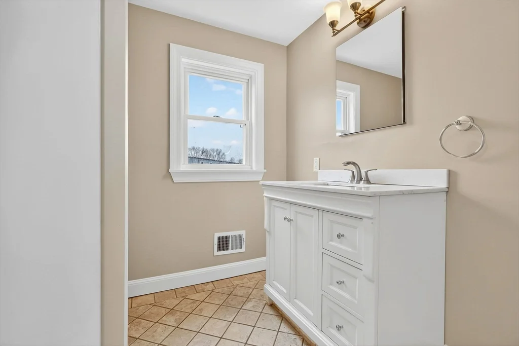 2 bed, 1 bath apartment for rent at 24 Garden St, Danvers — photo 10 of 21