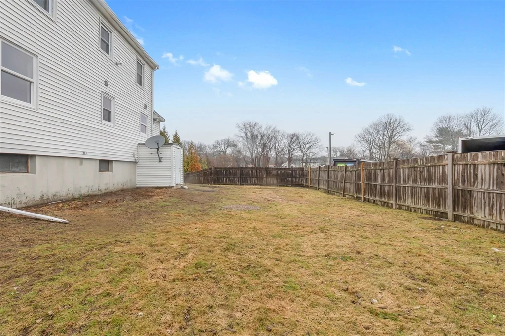 2 bed, 1 bath apartment for rent at 24 Garden St, Danvers — photo 4 of 21