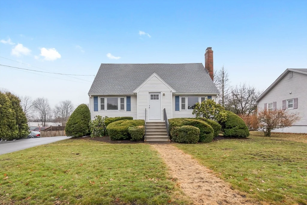 2 bed, 1 bath apartment for rent at 24 Garden St, Danvers — photo 1 of 21