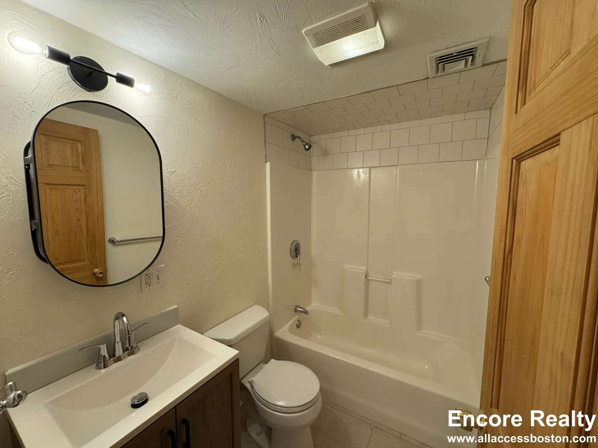 2 bed, 2 bath apartment for rent at 24 Gardner St Unit 1, Newton Corner — photo 8 of 14