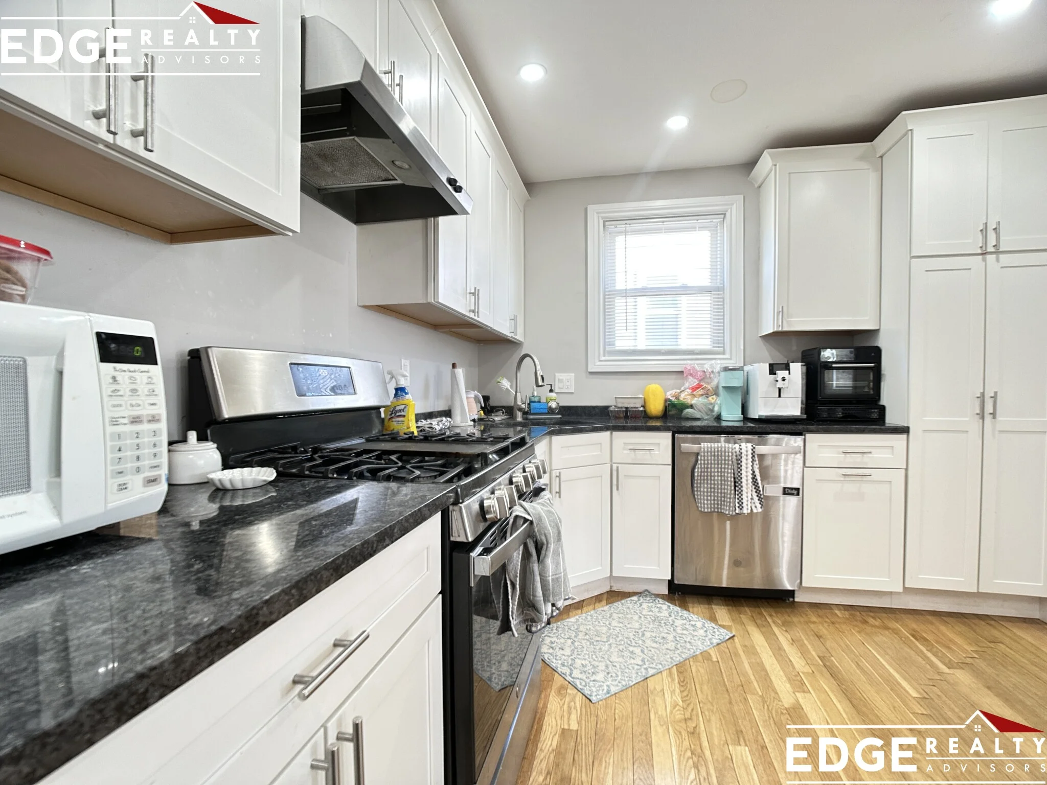 5 bed, 2 bath apartment for rent at 24 Glenmont Rd Unit 2, Brighton — photo 2 of 14