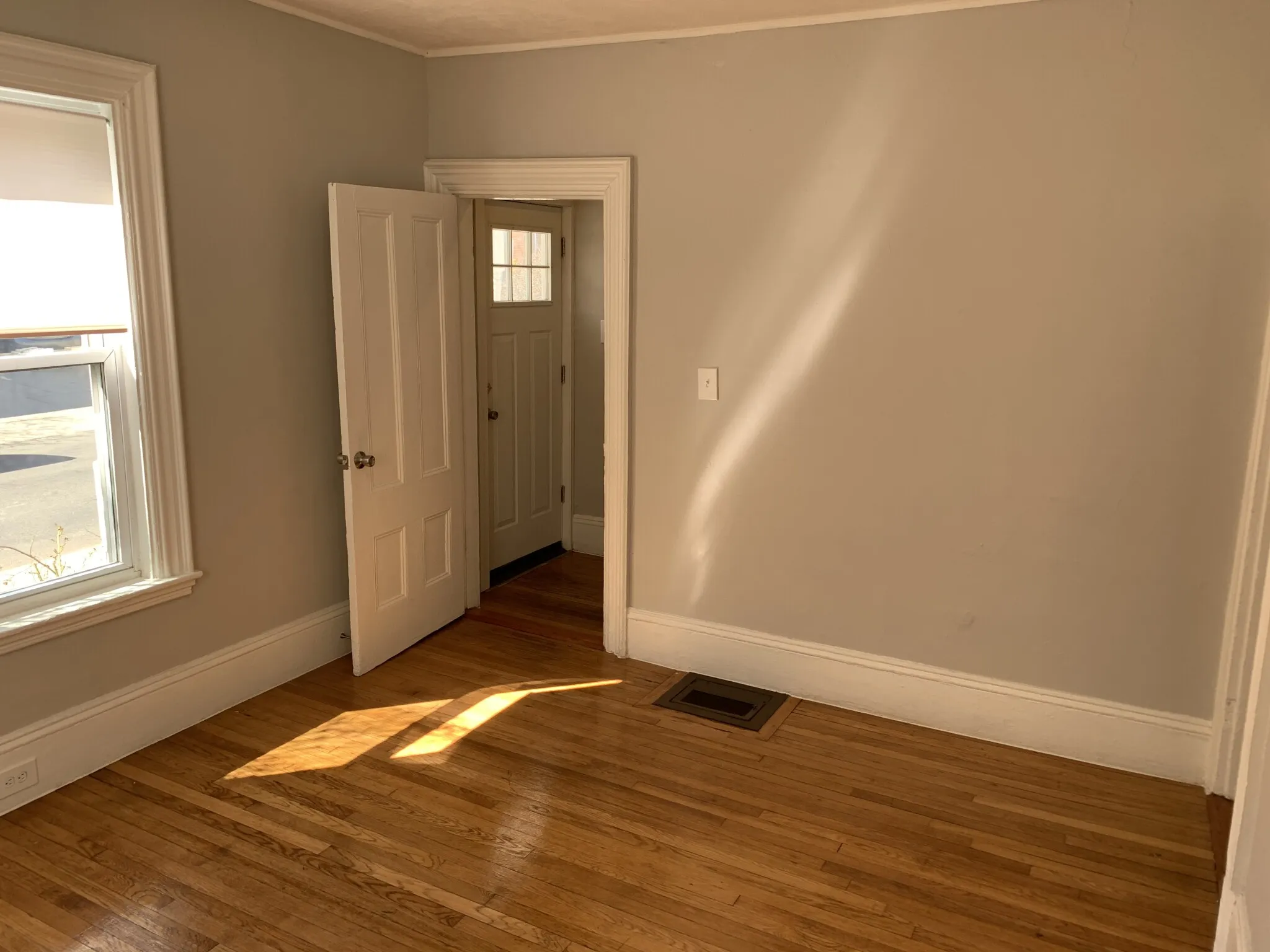 4 bed, 2 bath apartment for rent at 24 Greylock Rd Unit 24, Allston — photo 6 of 20