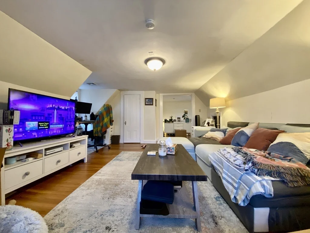 1 bed, 1 bath apartment for rent at 24 Grovenor Rd Unit 4, Jamaica Plain — photo 3 of 15