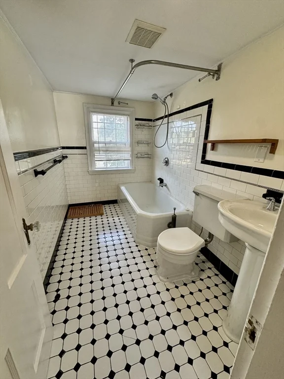 1 bed, 1 bath apartment for rent at 24 Grovenor Rd Unit 4, Jamaica Plain — photo 11 of 15