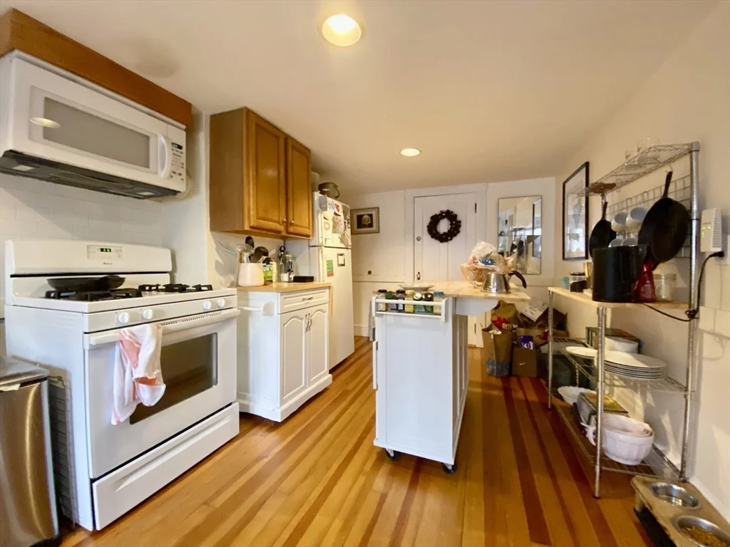 1 bed, 1 bath apartment for rent at 24 Grovenor Rd Unit 4, Jamaica Plain — photo 6 of 15