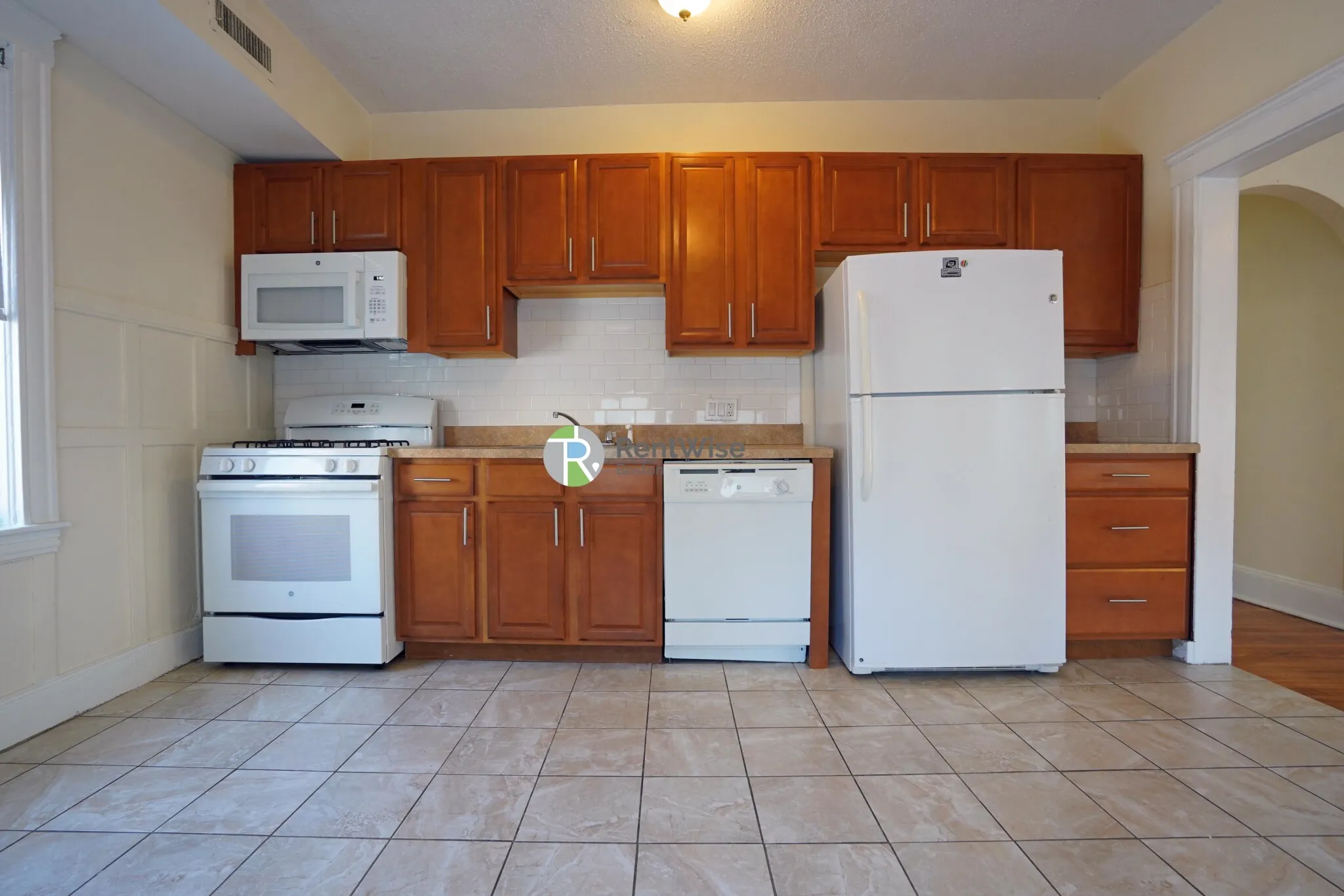 4 bed, 2 bath apartment for rent at 24 Hamilton Rd Unit 1, North Brookline — photo 8 of 29