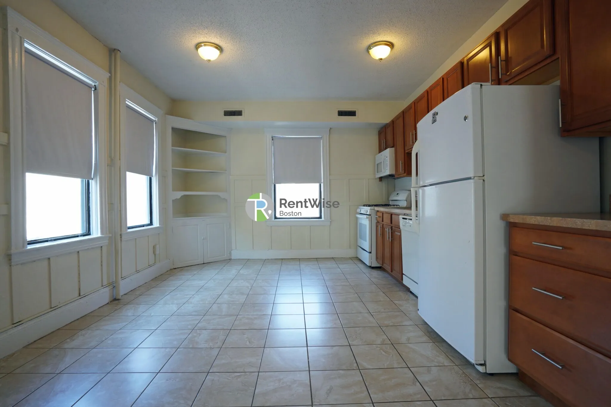 4 bed, 2 bath apartment for rent at 24 Hamilton Rd Unit 1, North Brookline — photo 7 of 29