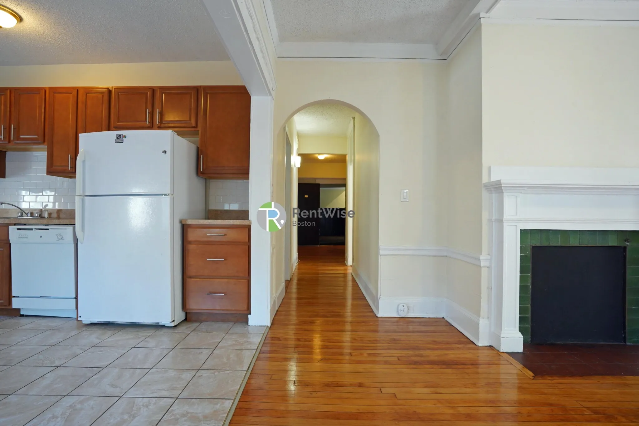 4 bed, 2 bath apartment for rent at 24 Hamilton Rd Unit 1, North Brookline — photo 4 of 29