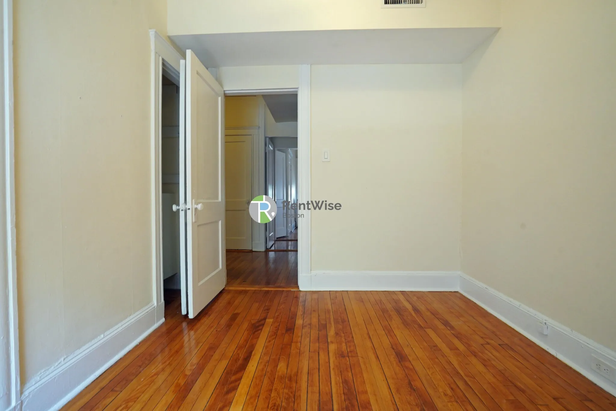 4 bed, 2 bath apartment for rent at 24 Hamilton Rd Unit 1, North Brookline — photo 25 of 29
