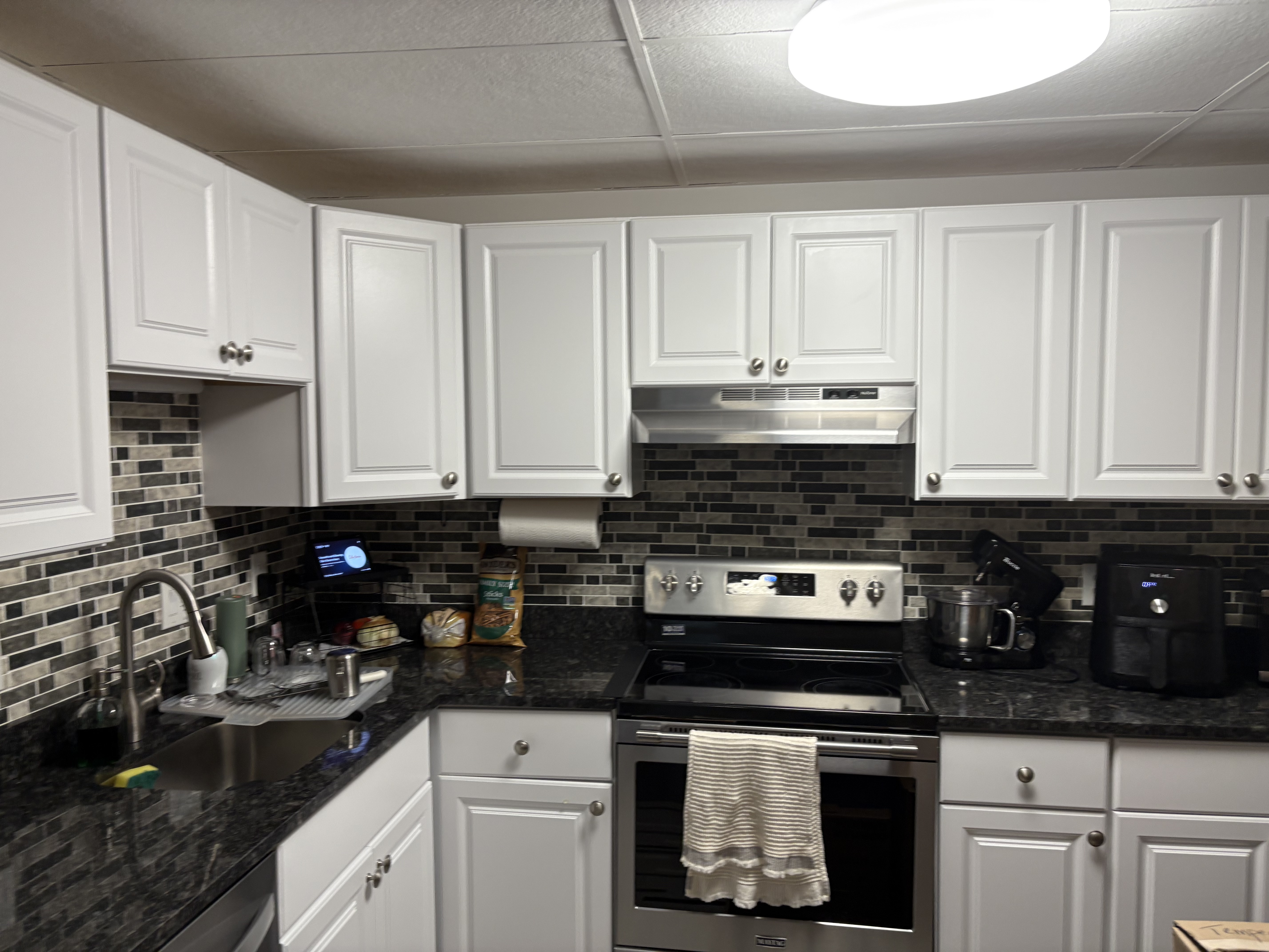 2 bed, 1 bath apartment for rent at 24 Hamilton St Unit 31, Saugus — photo 2 of 15