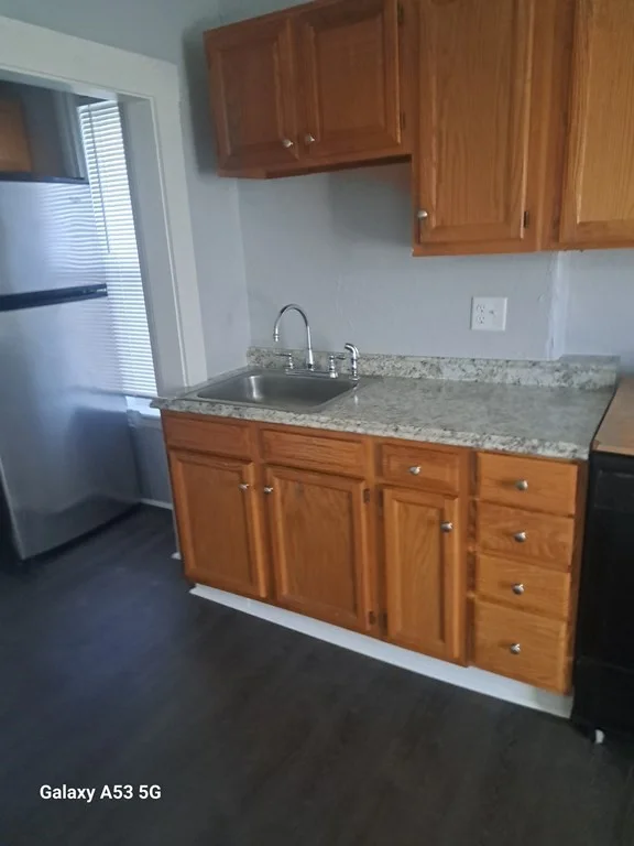 3 bed, 1 bath apartment for rent at 24 Hampden St Unit 2, WPI — photo 4 of 11