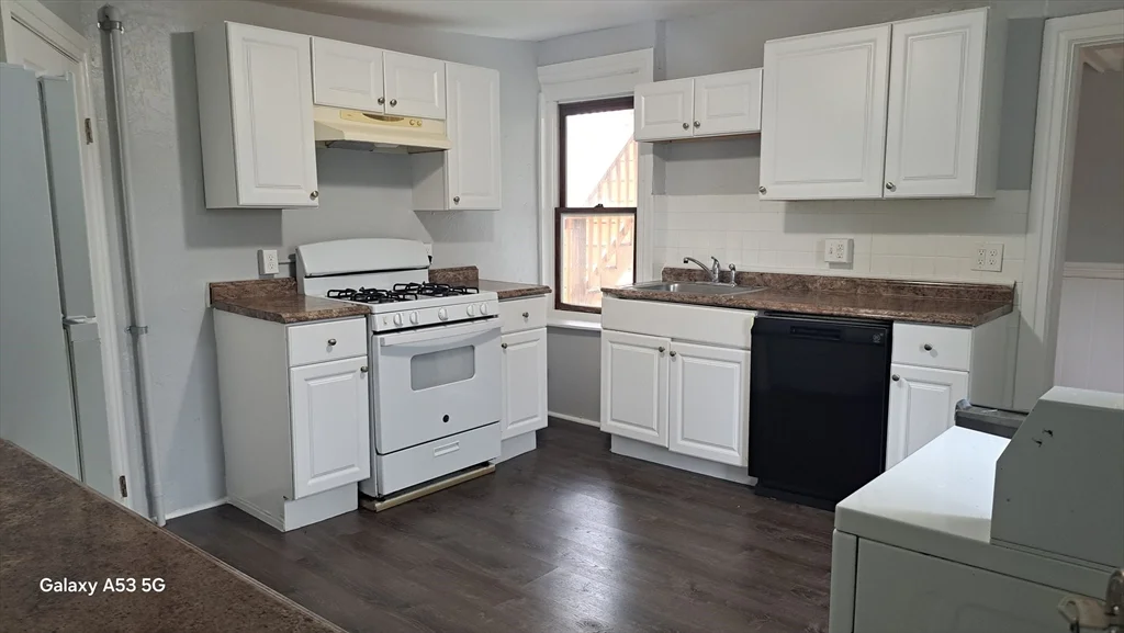 3 bed, 1 bath apartment for rent at 24 Hampden St Unit 2, WPI — photo 25 of 42