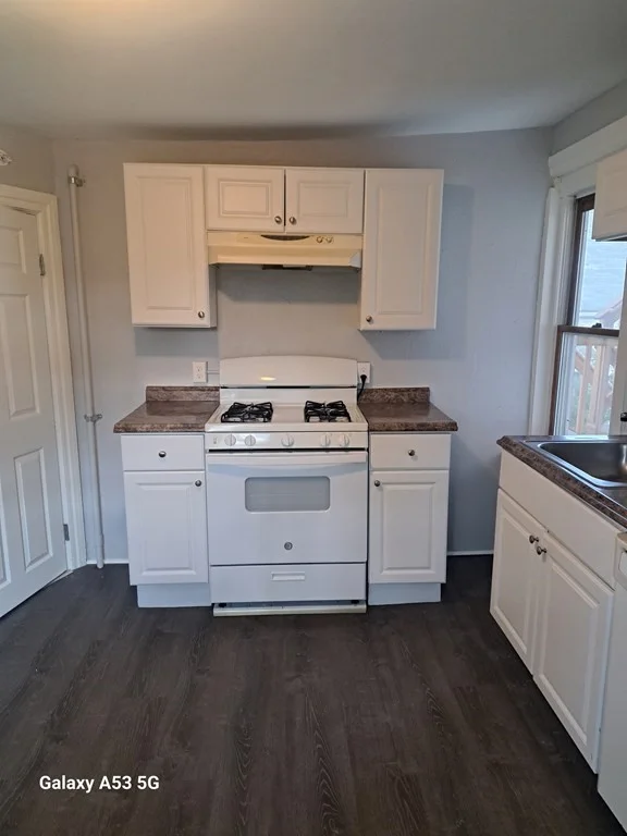 3 bed, 1 bath apartment for rent at 24 Hampden St Unit 2, WPI — photo 3 of 11