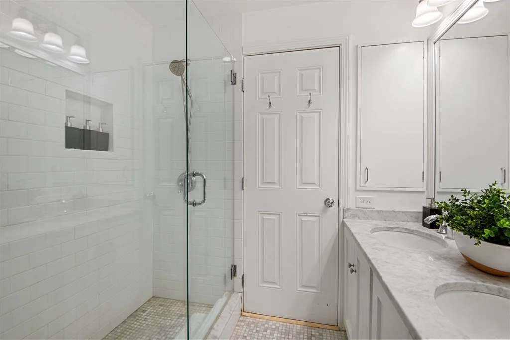 2 bed, 1 bath apartment for rent at 24 Hancock St Unit 7, Beacon Hill — photo 15 of 27