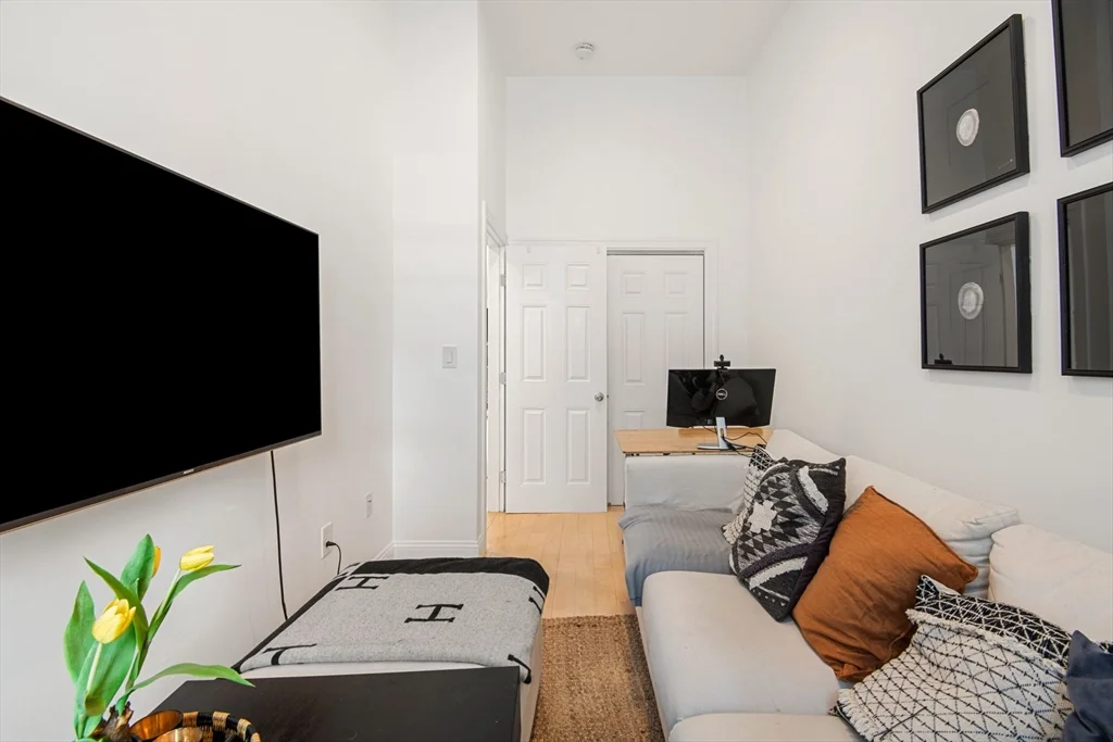 2 bed, 1 bath apartment for rent at 24 Hancock St Unit 7, Beacon Hill — photo 16 of 27