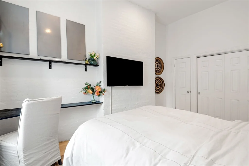 2 bed, 1 bath apartment for rent at 24 Hancock St Unit 7, Beacon Hill — photo 12 of 27