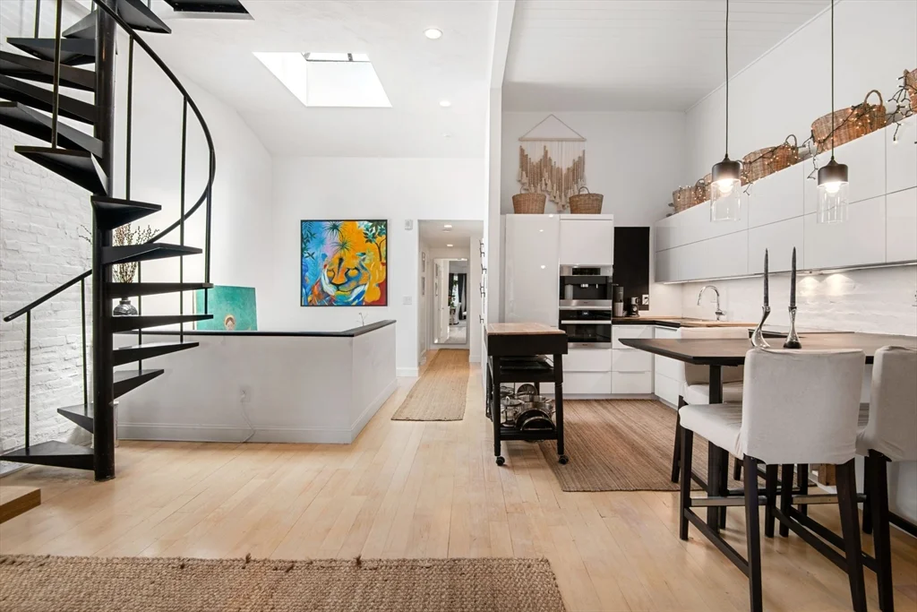2 bed, 1 bath apartment for rent at 24 Hancock St Unit 7, Beacon Hill — photo 8 of 27