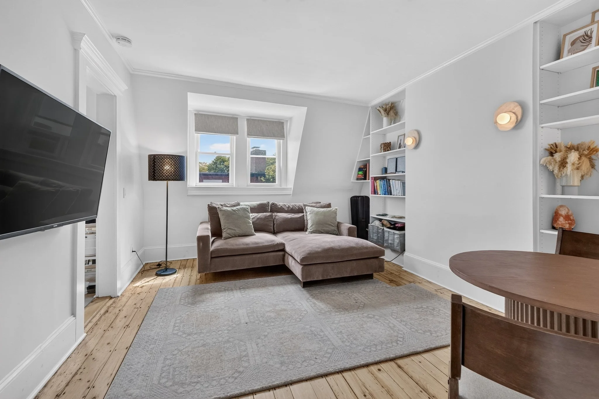 1 bed, 1 bath apartment for rent at 24 Harvard St Unit 4, Charlestown — photo 2 of 9