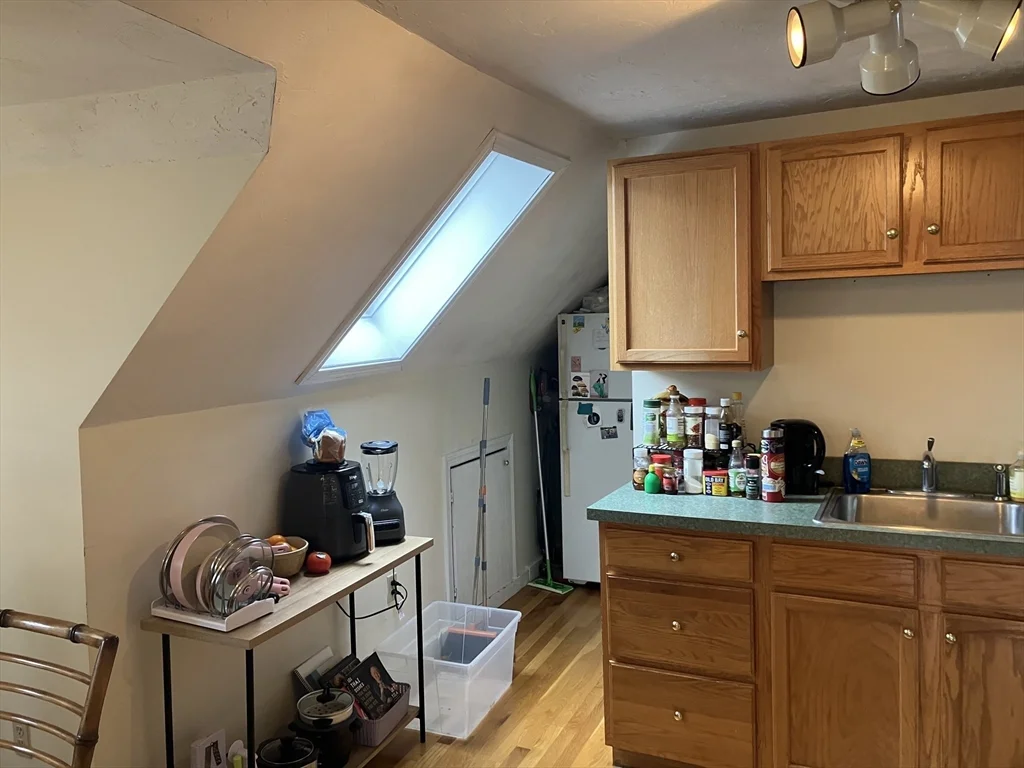 2 bed, 1 bath apartment for rent at 24 Haskell St Unit 4, North Cambridge — photo 4 of 20