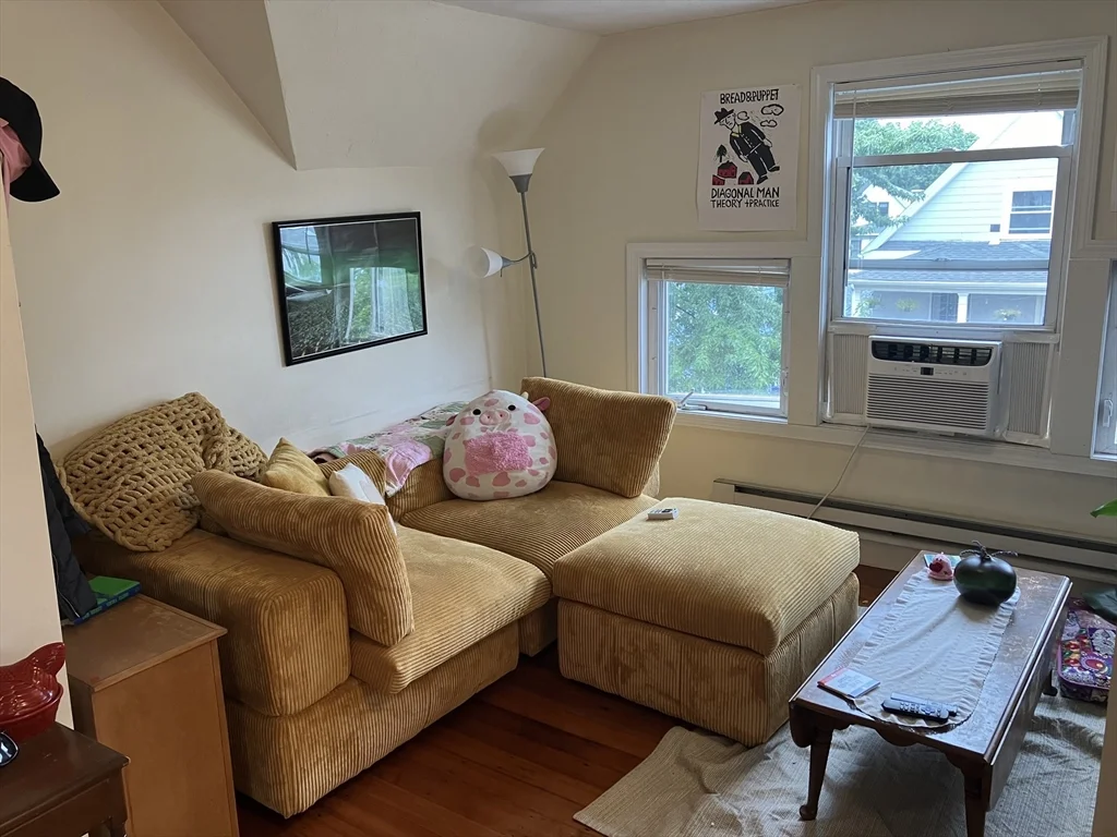 2 bed, 1 bath apartment for rent at 24 Haskell St Unit 4, North Cambridge — photo 2 of 20