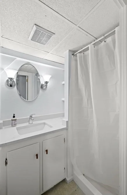 3 bed, 2 bath apartment for rent at 24 Hereford Rd, Marblehead — photo 16 of 19