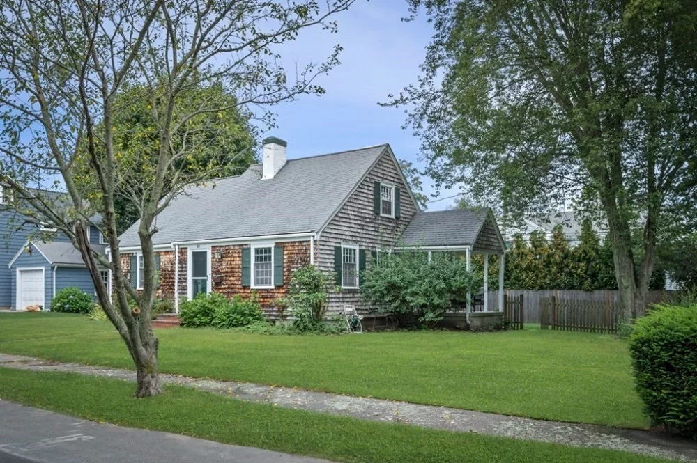 3 bed, 2 bath apartment for rent at 24 Hereford Rd, Marblehead — photo 2 of 19