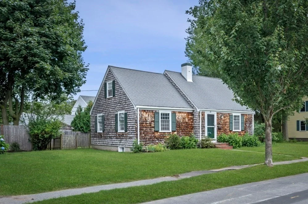 3 bed, 2 bath apartment for rent at 24 Hereford Rd, Marblehead — photo 1 of 19