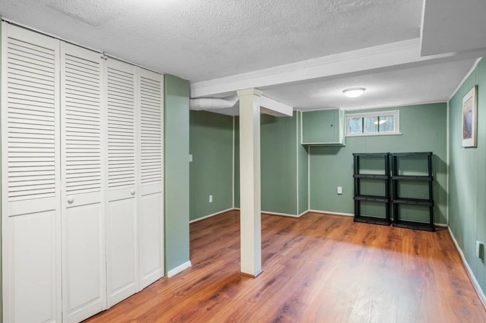 3 bed, 2 bath apartment for rent at 24 Hereford Rd, Marblehead — photo 18 of 19
