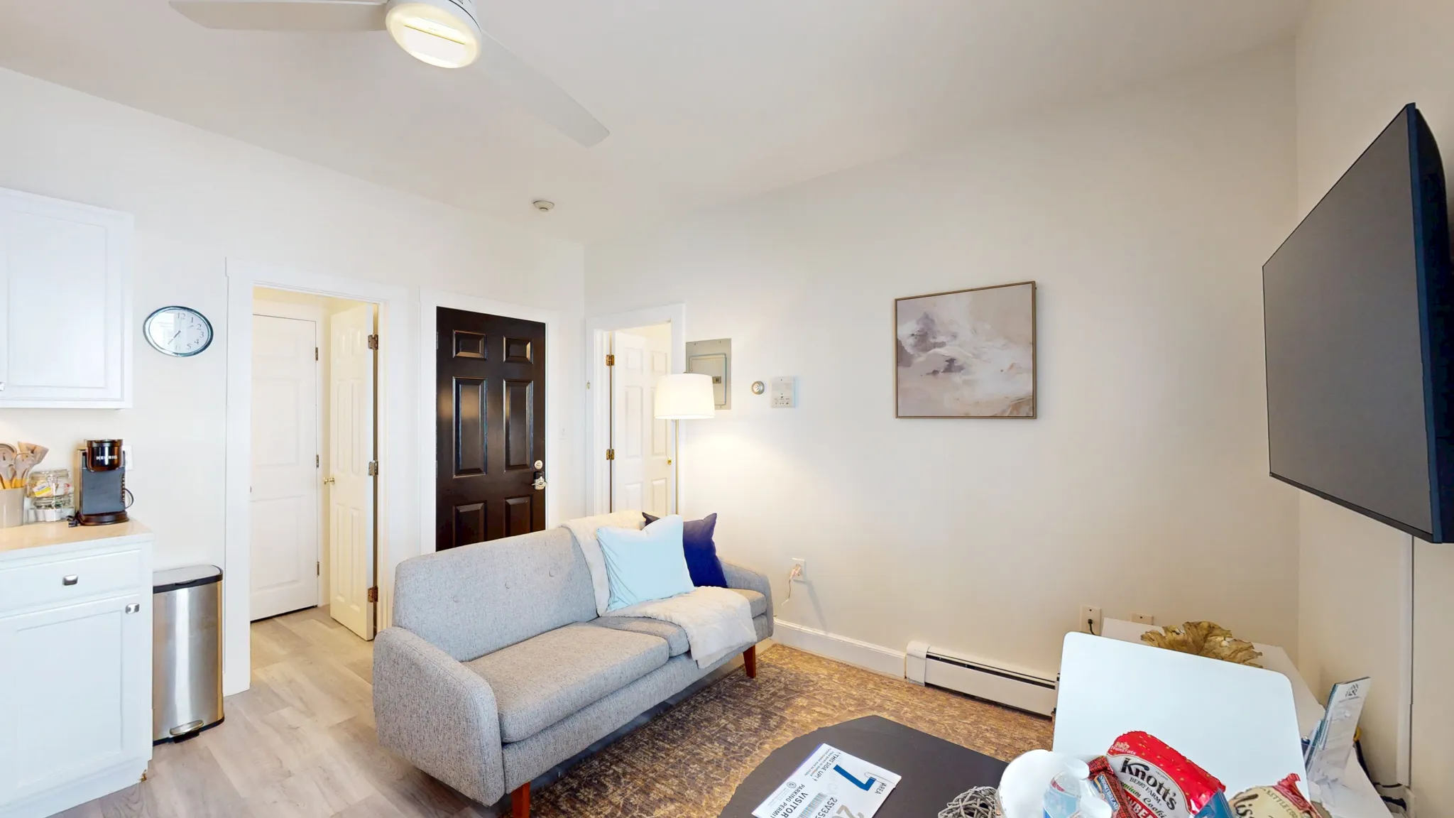 1 bed, 1 bath apartment for rent at 24 Hews St Unit 1, Riverside — photo 5 of 14
