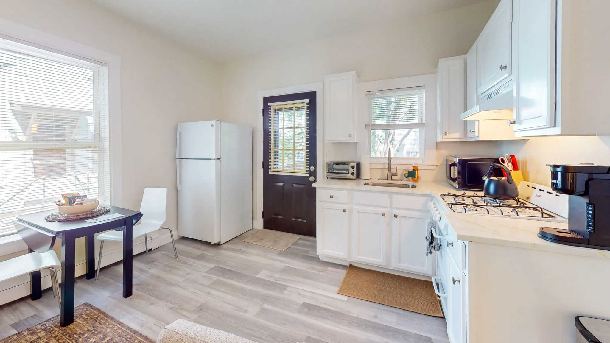 1 bed, 1 bath apartment for rent at 24 Hews St Unit 1, Riverside — photo 3 of 14