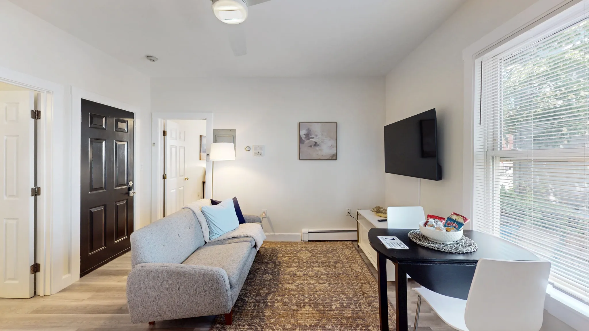 1 bed, 1 bath apartment for rent at 24 Hews St Unit 1, Riverside — photo 2 of 14